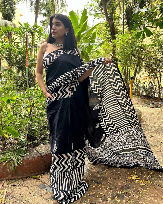 Ebony Heritage Ready-to-Wear Saree With Pocket